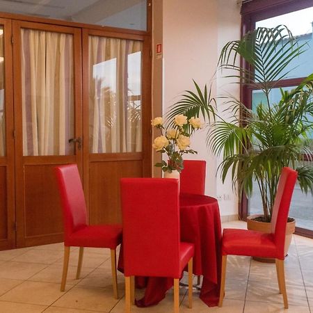 Hotel Spiaggia Villa Paola Bellaria-Igea Marina Ngoại thất bức ảnh